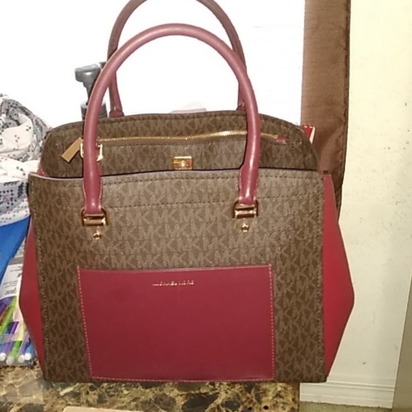 Meet your Posher, Trina - Picture 2 of 2